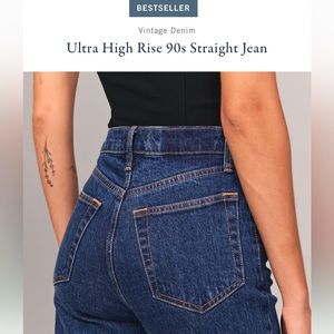 Abercrombie Ultra High Rise 90s Straight Jean Size 6